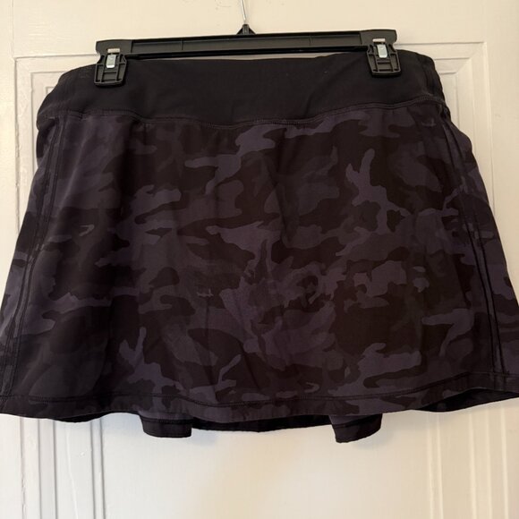 Pace Rival Mid-Rise Skirt *Long Incognito Camo Multi Grey/Black - Picture 2 of 3